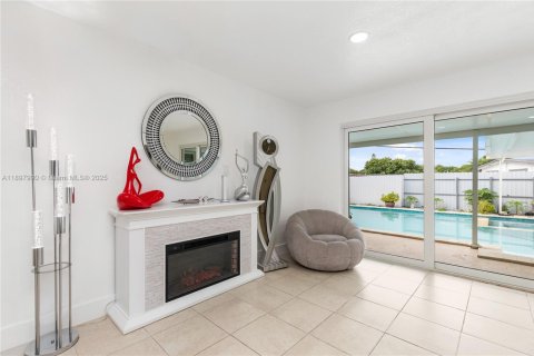 Villa ou maison à vendre à Miami Gardens, Floride: 5 chambres, 154.03 m2 № 1953483 - photo 10