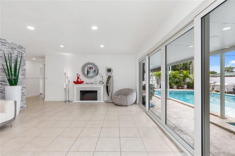 Villa ou maison à vendre à Miami Gardens, Floride: 5 chambres, 154.03 m2 № 1953483 - photo 6
