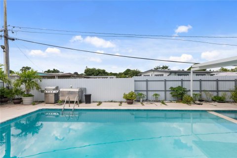 Villa ou maison à vendre à Miami Gardens, Floride: 5 chambres, 154.03 m2 № 1953483 - photo 19