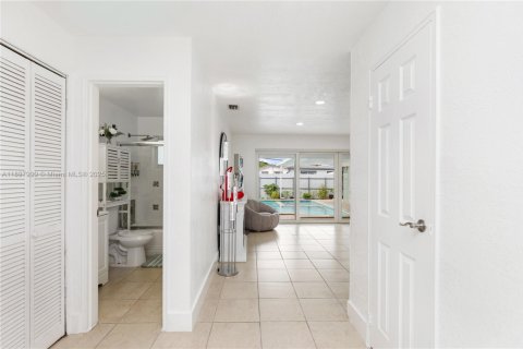 Villa ou maison à vendre à Miami Gardens, Floride: 5 chambres, 154.03 m2 № 1953483 - photo 11