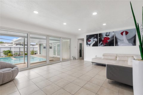Villa ou maison à vendre à Miami Gardens, Floride: 5 chambres, 154.03 m2 № 1953483 - photo 9
