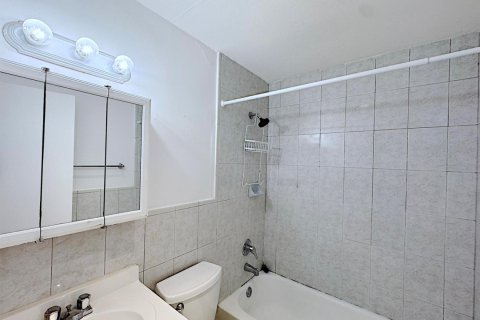 Appartement à louer à Dania Beach, Floride: 2 chambres, 102.19 m2 № 2292101 - photo 14