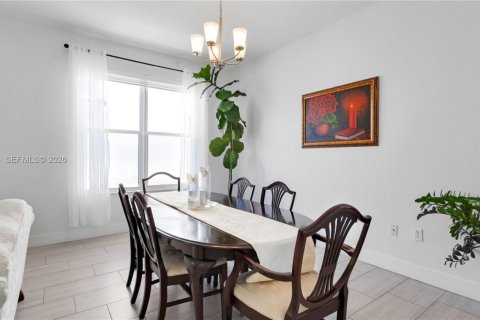 House in Homestead, Florida 4 bedrooms, 176.79 sq.m. № 2046707 - photo 6