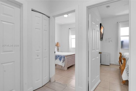 House in Homestead, Florida 4 bedrooms, 176.79 sq.m. № 2046707 - photo 9