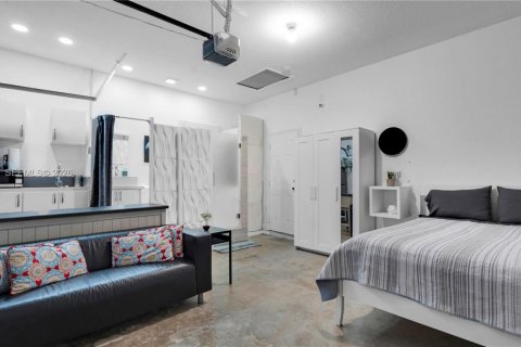 House in Homestead, Florida 4 bedrooms, 176.79 sq.m. № 2046707 - photo 20