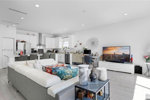 House in Homestead, Florida 4 bedrooms, 176.79 sq.m. № 2046707 - photo 30