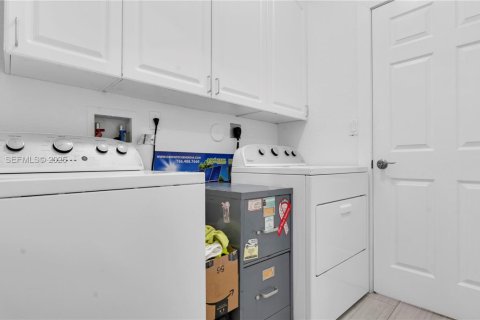 House in Homestead, Florida 4 bedrooms, 176.79 sq.m. № 2046707 - photo 18