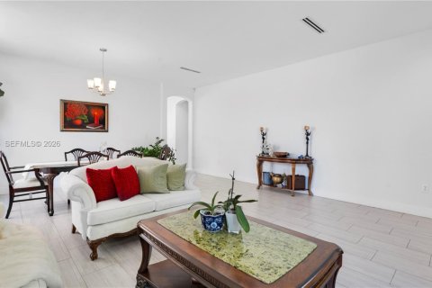 House in Homestead, Florida 4 bedrooms, 176.79 sq.m. № 2046707 - photo 5
