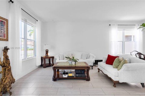 House in Homestead, Florida 4 bedrooms, 176.79 sq.m. № 2046707 - photo 4