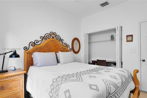 House in Homestead, Florida 4 bedrooms, 176.79 sq.m. № 2046707 - photo 11