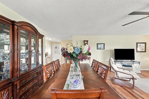 Villa ou maison à vendre à Sun City Center, Floride: 2 chambres, 172.52 m2 № 2413491 - photo 14