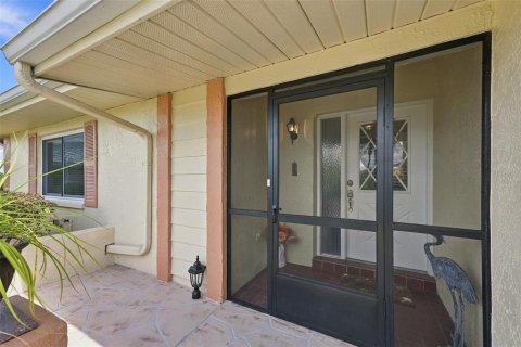 Villa ou maison à vendre à Sun City Center, Floride: 2 chambres, 172.52 m2 № 2413491 - photo 5