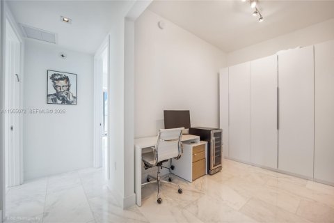 Copropriété à vendre à Miami, Floride: 2 chambres, 150.97 m2 № 2153378 - photo 12