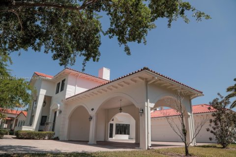 House in Cutler Bay, Florida 5 bedrooms, 454.66 sq.m. № 1863961 - photo 20
