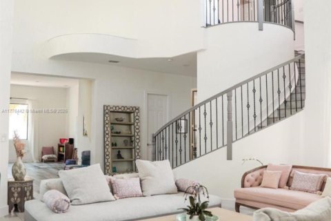 House in Cutler Bay, Florida 5 bedrooms, 454.66 sq.m. № 1863961 - photo 12