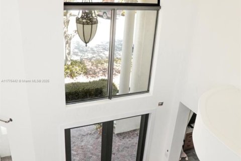 House in Cutler Bay, Florida 5 bedrooms, 454.66 sq.m. № 1863961 - photo 13
