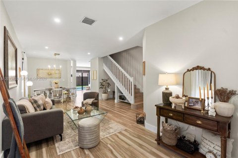Casa en alquiler en Homestead, Florida, 5 dormitorios, 232.26 m2 № 2075791 - foto 12