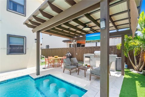 Casa en alquiler en Homestead, Florida, 5 dormitorios, 232.26 m2 № 2075791 - foto 2