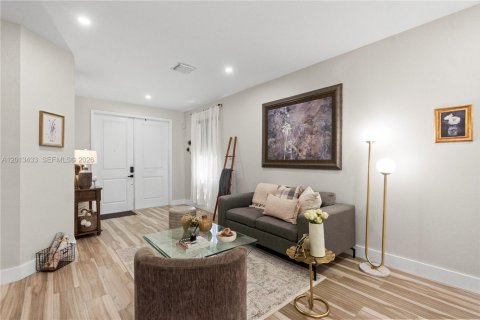 Casa en alquiler en Homestead, Florida, 5 dormitorios, 232.26 m2 № 2075791 - foto 15