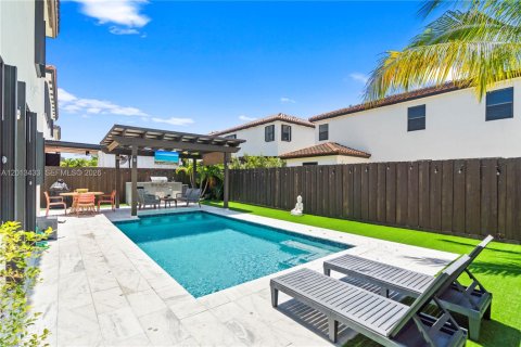 Casa en Homestead, Florida 5 dormitorios, 232.26 m2 № 2075791