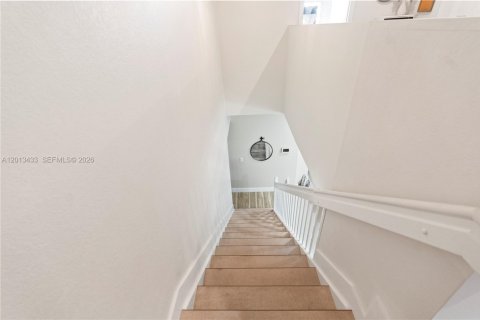 Casa en alquiler en Homestead, Florida, 5 dormitorios, 232.26 m2 № 2075791 - foto 22