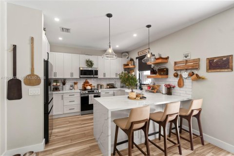 Casa en alquiler en Homestead, Florida, 5 dormitorios, 232.26 m2 № 2075791 - foto 8