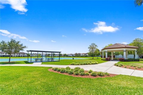Casa en alquiler en Homestead, Florida, 5 dormitorios, 232.26 m2 № 2075791 - foto 5