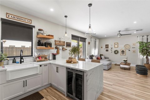 Casa en alquiler en Homestead, Florida, 5 dormitorios, 232.26 m2 № 2075791 - foto 10