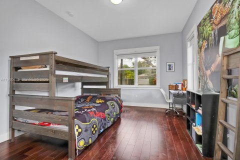 Casa en venta en Miami, Florida, 4 dormitorios, 301.75 m2 № 2029075 - foto 27