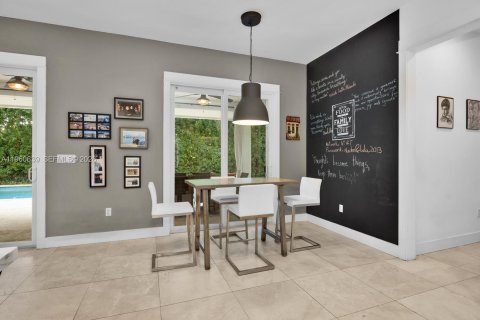 Casa en venta en Miami, Florida, 4 dormitorios, 301.75 m2 № 2029075 - foto 14