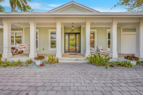 Casa en venta en Miami, Florida, 4 dormitorios, 301.75 m2 № 2029075 - foto 3