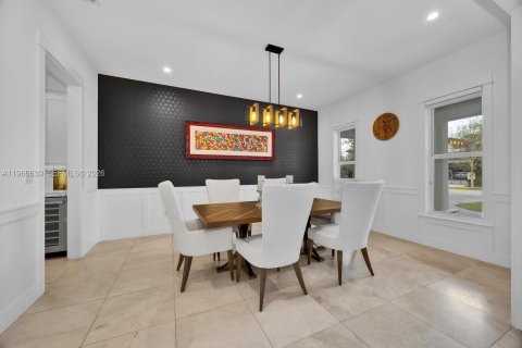 Casa en venta en Miami, Florida, 4 dormitorios, 301.75 m2 № 2029075 - foto 8