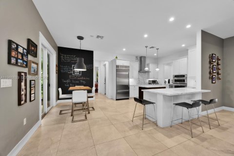 Casa en venta en Miami, Florida, 4 dormitorios, 301.75 m2 № 2029075 - foto 12