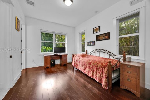 Casa en venta en Miami, Florida, 4 dormitorios, 301.75 m2 № 2029075 - foto 28