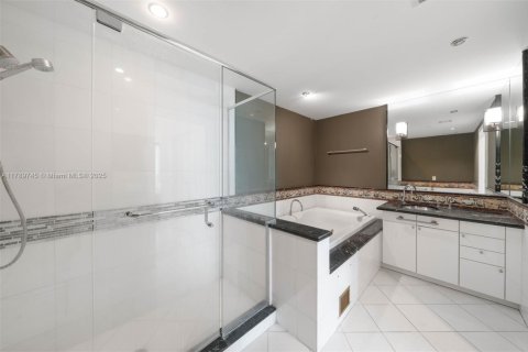 Copropriété à louer à Miami Beach, Floride: 1 chambre, 109.16 m2 № 1863294 - photo 18