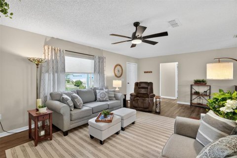 Casa en venta en Summerfield, Florida, 3 dormitorios, 139.17 m2 № 1887113 - foto 10
