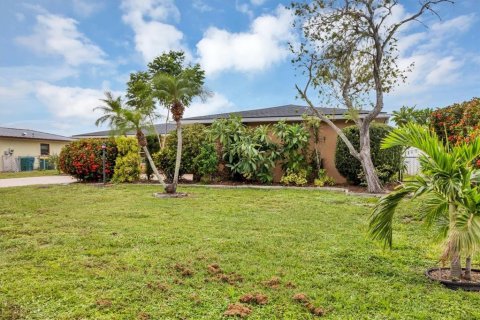 Villa ou maison à vendre à Rotonda, Floride: 3 chambres, 156.08 m2 № 1613987 - photo 4