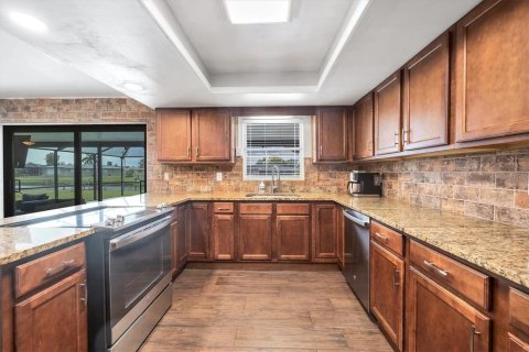Villa ou maison à vendre à Rotonda, Floride: 3 chambres, 156.08 m2 № 1613987 - photo 12