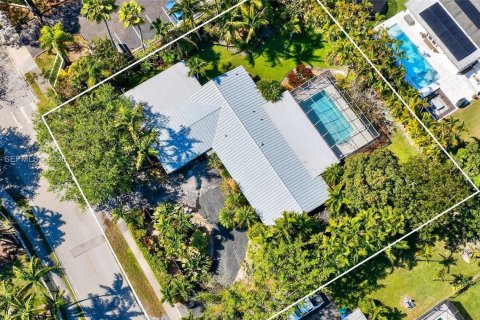 Дом в Майами, Флорида 3 спальни, 241.08м2 № 2055999