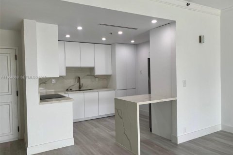 Condo in Key Biscayne, Florida, 2 bedrooms  № 2026737 - photo 2