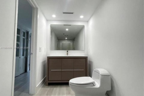 Condo in Key Biscayne, Florida, 2 bedrooms  № 2026737 - photo 5