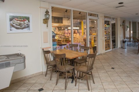 Condo in Key Biscayne, Florida, 2 bedrooms  № 2026737 - photo 13