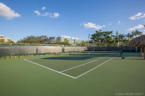 Condo in Key Biscayne, Florida, 2 bedrooms  № 2026737 - photo 11