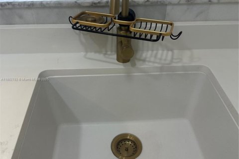 Townhouse in Pembroke Pines, Florida 2 bedrooms, 96.62 sq.m. № 1978976 - photo 7