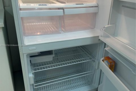 Townhouse in Pembroke Pines, Florida 2 bedrooms, 96.62 sq.m. № 1978976 - photo 12