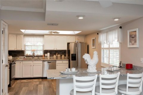 Condo in New Port Richey, Florida, 2 bedrooms  № 1918140 - photo 13