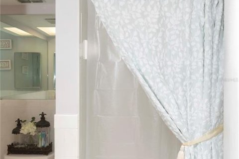 Condo in New Port Richey, Florida, 2 bedrooms  № 1918140 - photo 23
