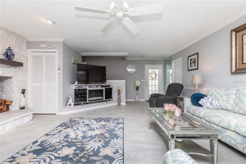 Condo in New Port Richey, Florida, 2 bedrooms  № 1918140 - photo 8