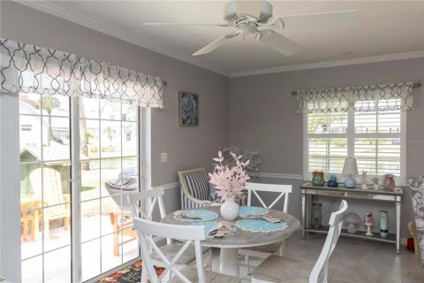 Condo in New Port Richey, Florida, 2 bedrooms  № 1918140 - photo 6