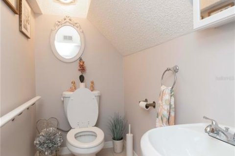 Condo in New Port Richey, Florida, 2 bedrooms  № 1918140 - photo 12